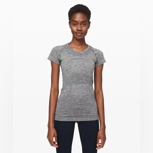 LULULEMON Swiftly Tech SS Crew Gray Short Sleeve Workout Running T Shirt Size 10
